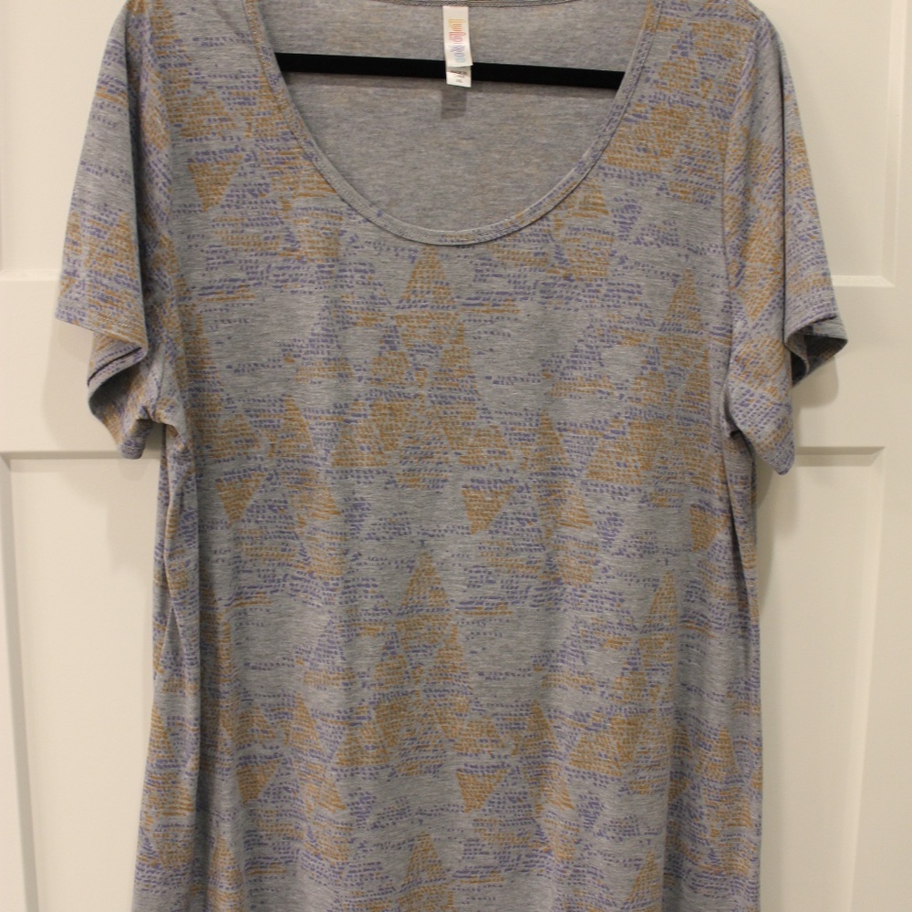 LuLaRoe Classic T shirt